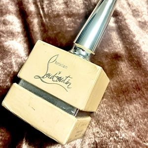 Louboutin nail polish “Ni Tou Ni Moi”